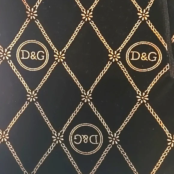Rare D&G Black and Gold Men's Shirt - Picture 15 of 15